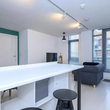 Stylish Retreat In The Heart Of - Pass The Keys Apartament