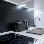 Appartement Stylish Retreat In The Heart Of - Pass The Keys *