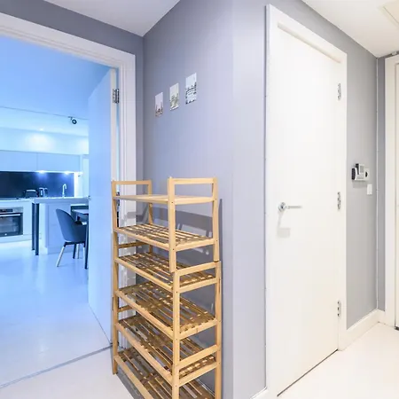Stylish Retreat In The Heart Of - Pass The Keys شقة *