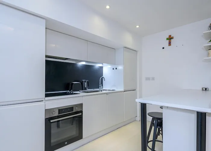 Appartement Stylish Retreat In The Heart Of - Pass The Keys