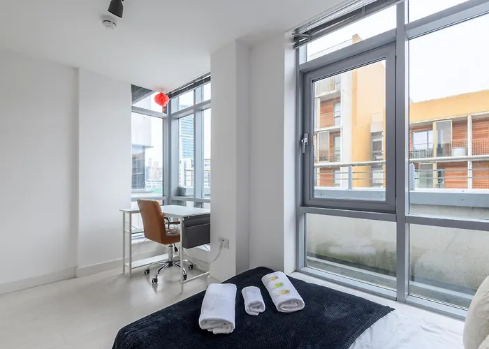 Stylish Retreat In The Heart Of - Pass The Keys *