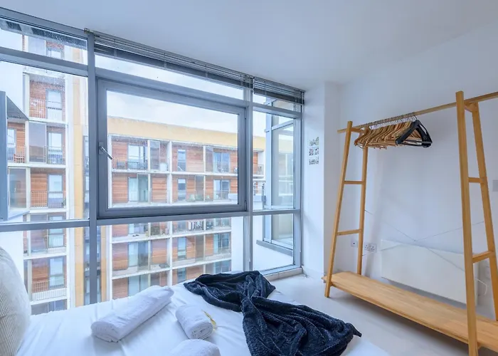 Stylish Retreat In The Heart Of - Pass The Keys *