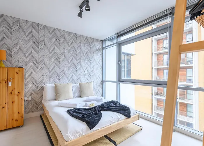 Stylish Retreat In The Heart Of - Pass The Keys *