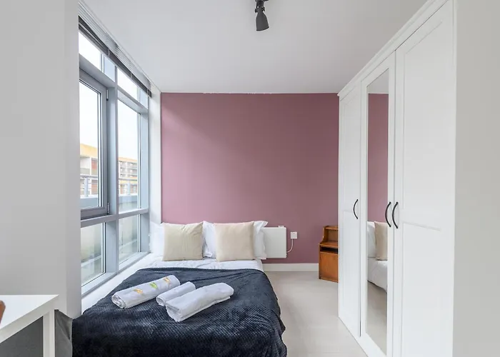 Stylish Retreat In The Heart Of - Pass The Keys *