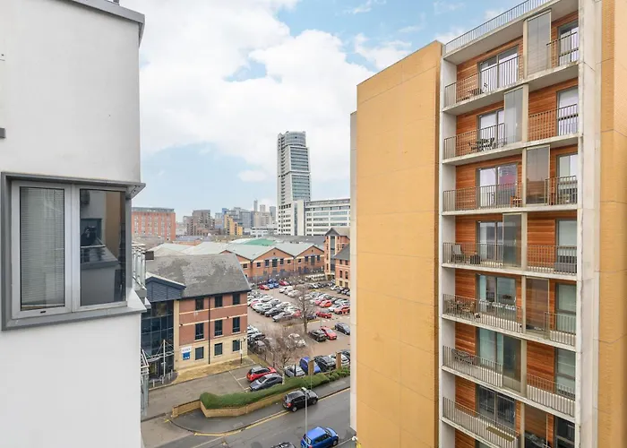 Stylish Retreat In The Heart Of - Pass The Keys * Leeds (West Yorkshire)