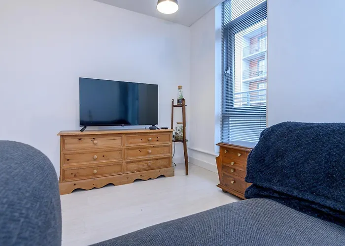 Stylish Retreat In The Heart Of - Pass The Keys *